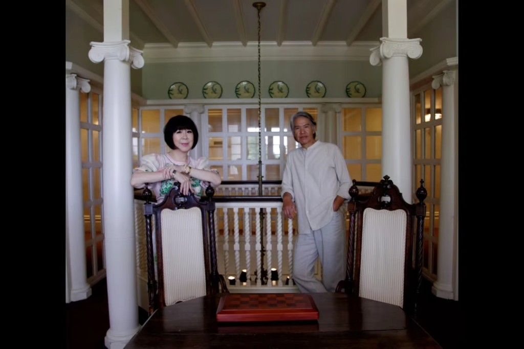 林嘉華與太太的合照，拍攝者正是他們的兒子。