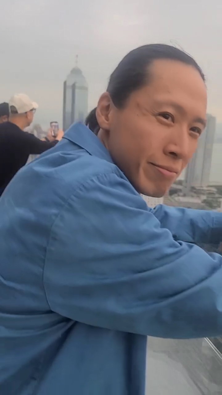 林政峰作為林嘉華的兒子，其樣貌被指與戴耀明撞樣。