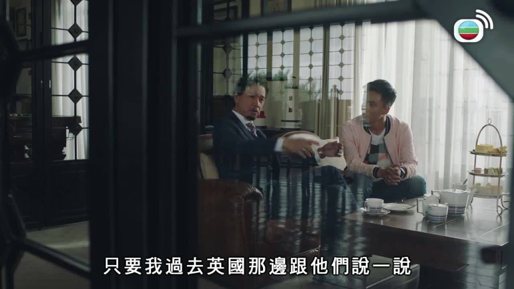 他在劇集《再創世紀》中，曾與袁偉豪合作。