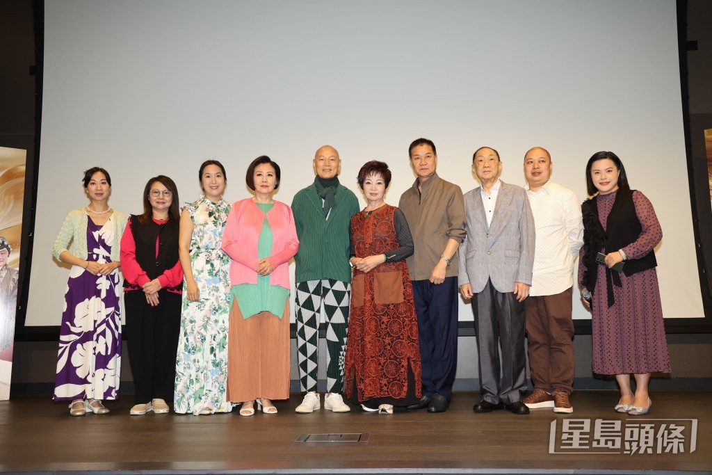 羅家英聯同拍檔尹飛燕、莊婉仙、溫玉瑜、學生林芯菱、契女李沛妍及太太汪明荃一同出席記者會。