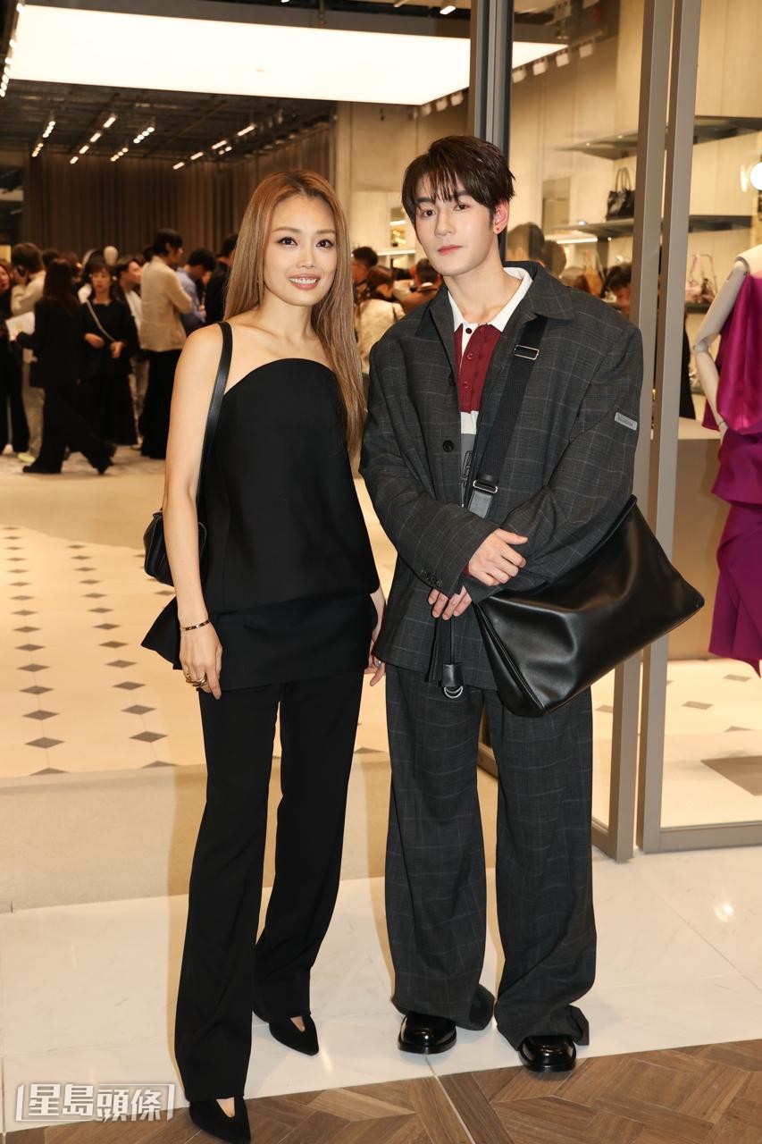 Jeffrey 與容祖兒（Joey）一同出席品牌活動。