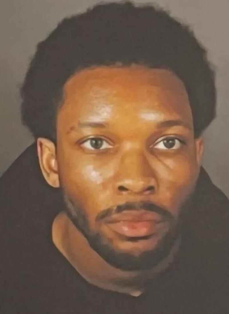 D4vd被指於去年4月，在其荷里活山寓所以利器殺害Celeste，動機疑與女方威脅公開二人關係有關。