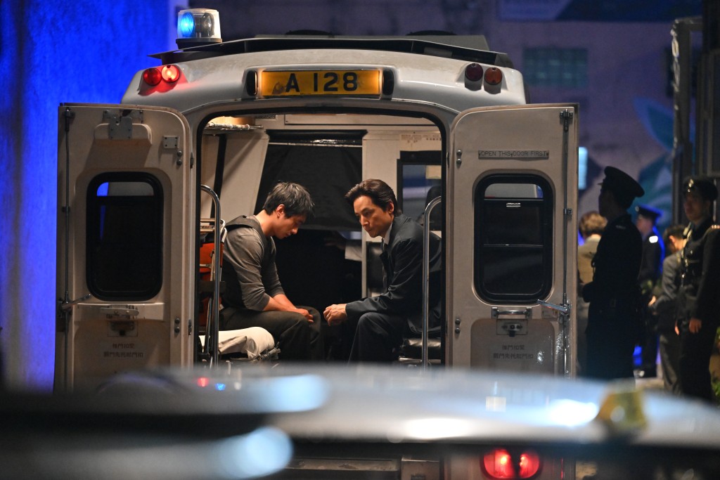 《寒戰1994》中，吳彥祖（飾演行動副處長「蔡元祺」）與劉俊謙（飾演總警司「李文彬」）有多場精彩的對手戲。