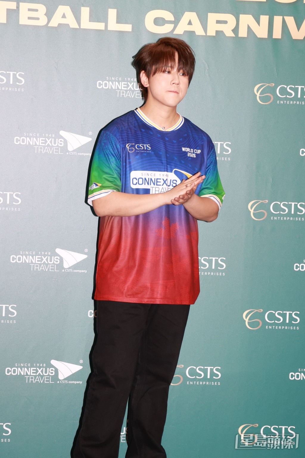 對於突如其來的生日預祝，姜濤坦言感到有些尷尬。