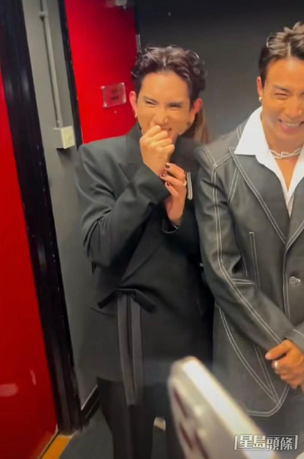 隊友常笑姜濤容易相信別人，因而成為整蠱目標。