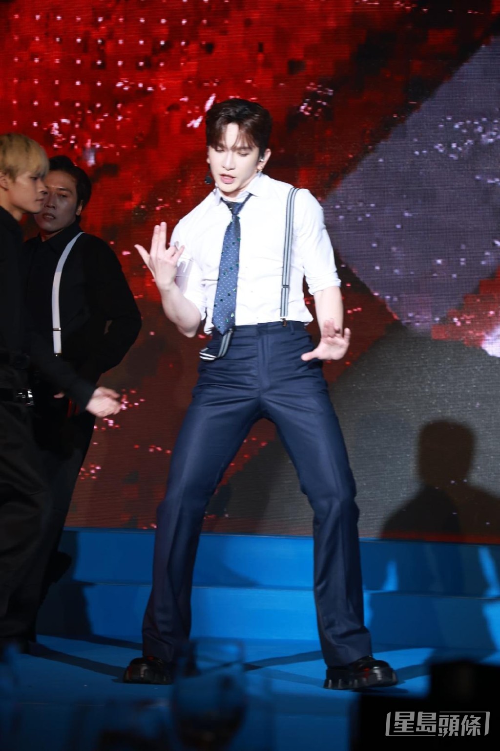 Anson Lo帶來唱跳表演。