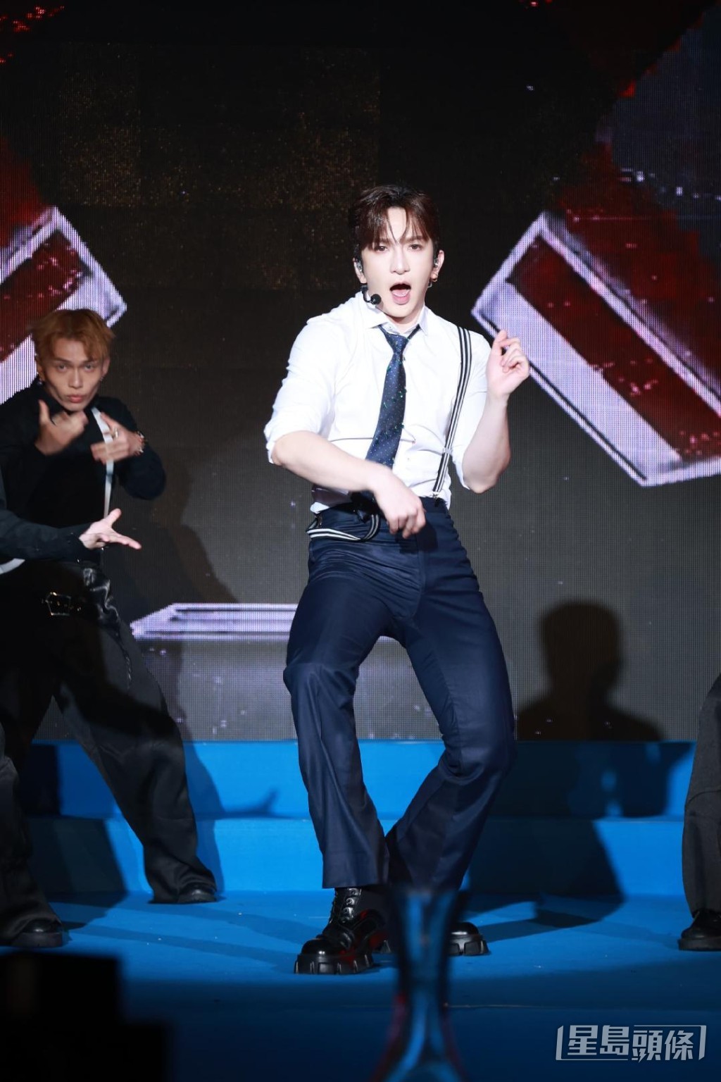 他今日表演時未見有不尋常的晃動。