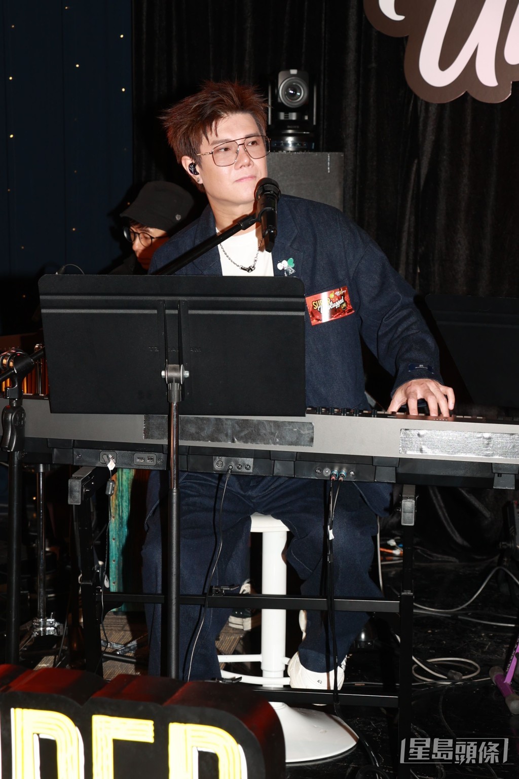 張與辰則會選唱吉吉的歌曲《第三人生》。