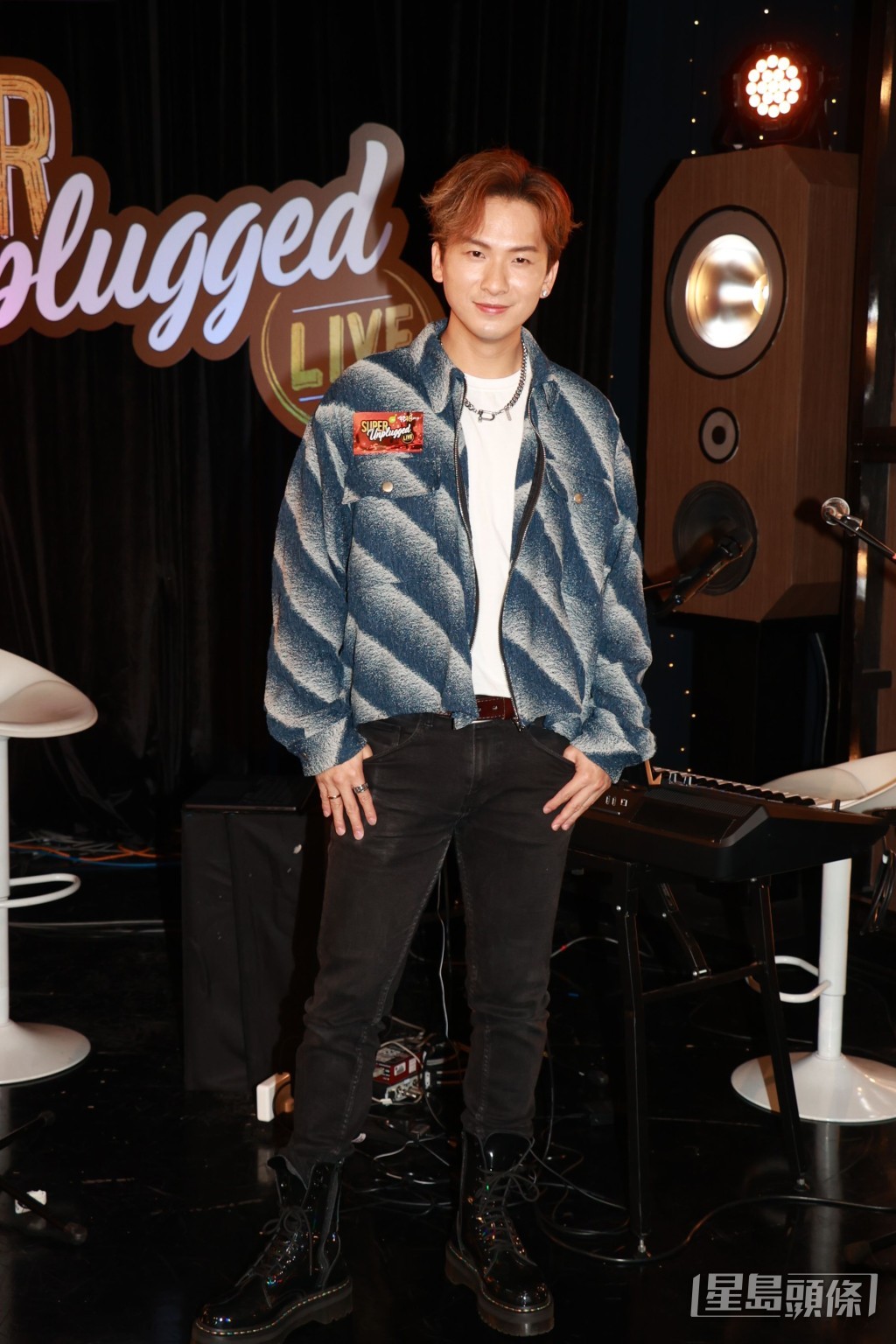 周吉佩則被評價為「熱情奔放」。