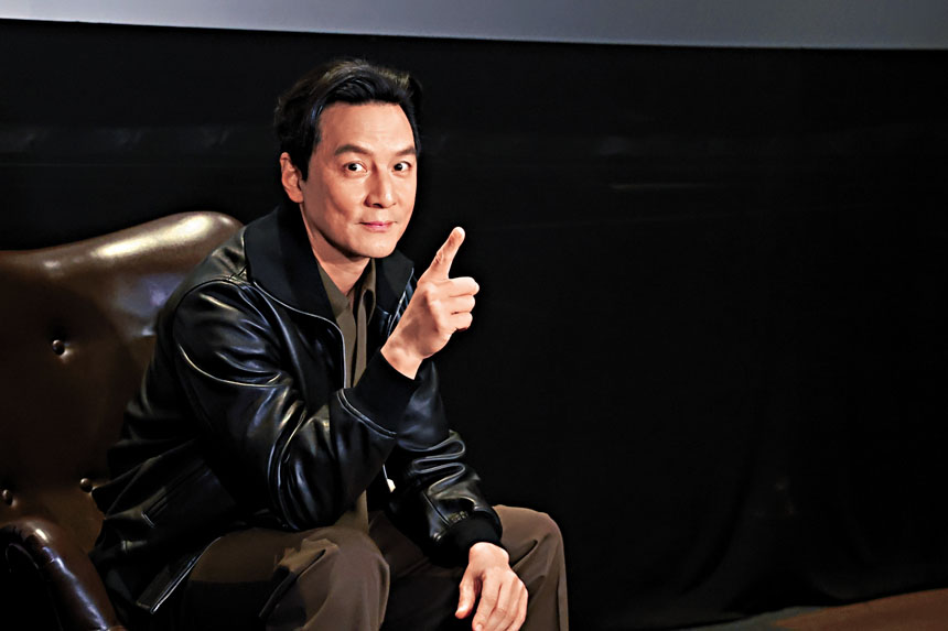 吳彥祖分享與囡囡的點滴，笑言曾被箍頸箍到要踢腳叫停。