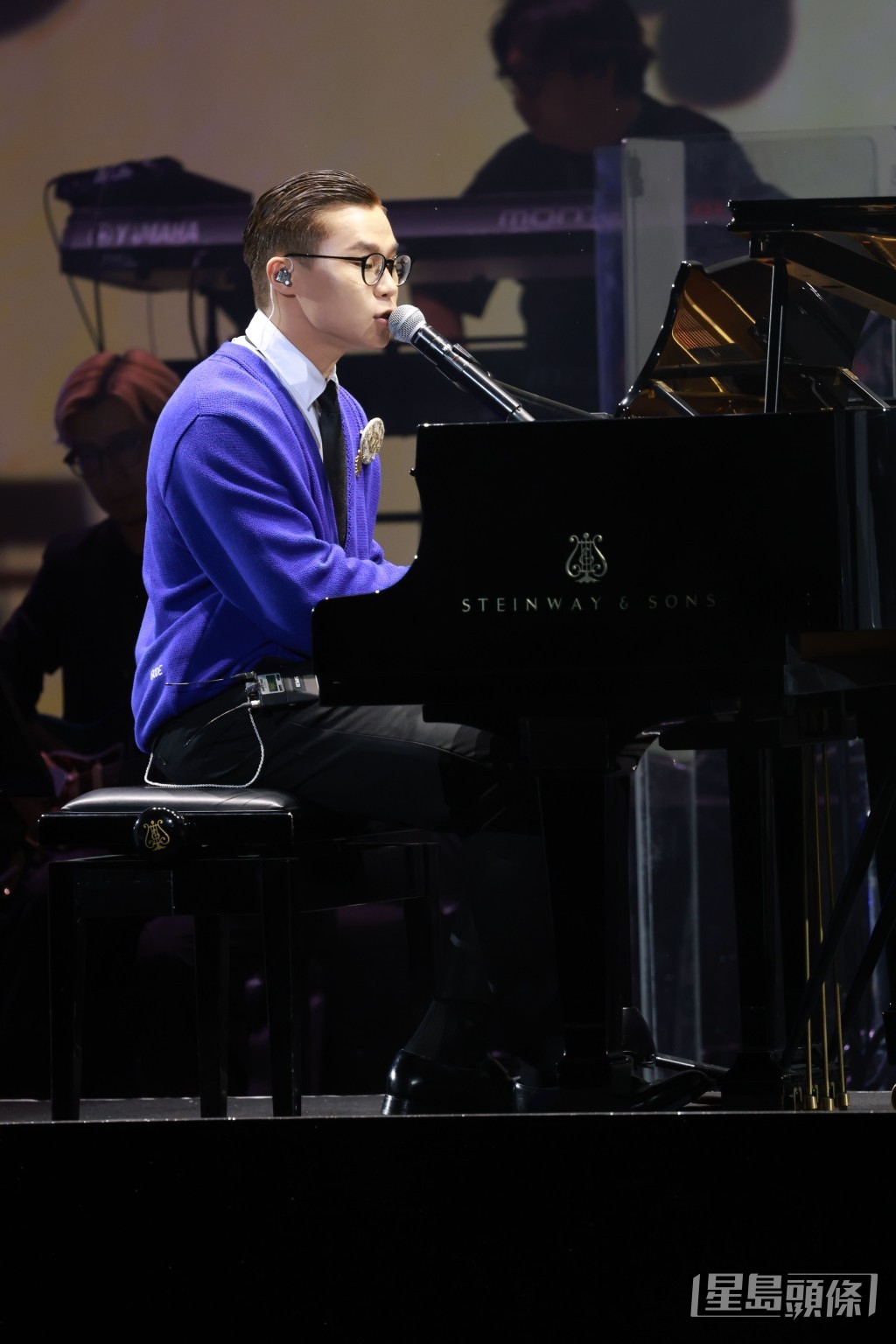 Gareth.T 憑《用背脊唱情歌》奪得「全球華人至尊金曲獎」。