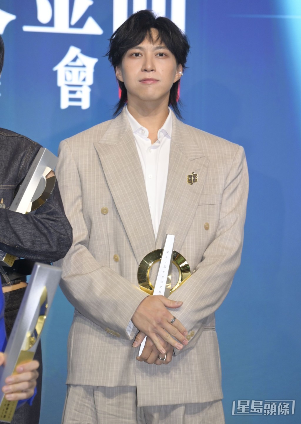 吳業坤正式展開獨立歌手生涯。