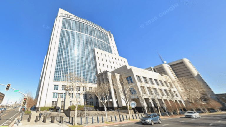 移民案件激增 聯邦法院積壓惡化 沙加緬度審理恐需等5年｜細說燊語
