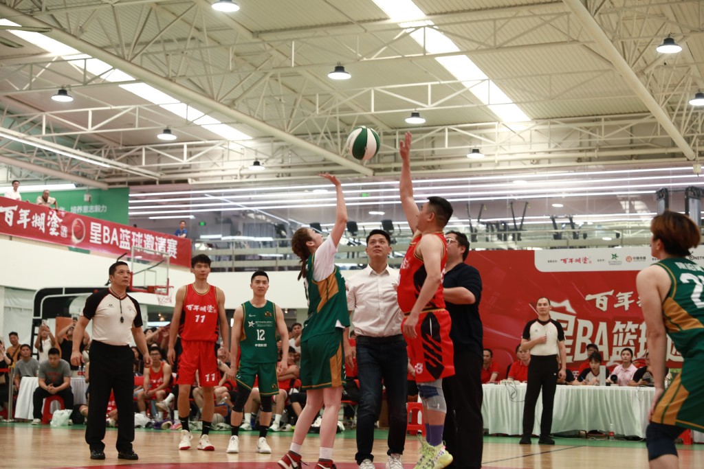 享有雙倍分數規則的莊思敏，成功投入4球兩分波。