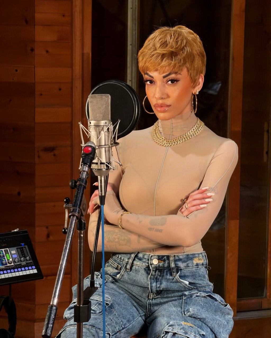 五一假期交通緊張影響了Haley Smalls的演出行程。