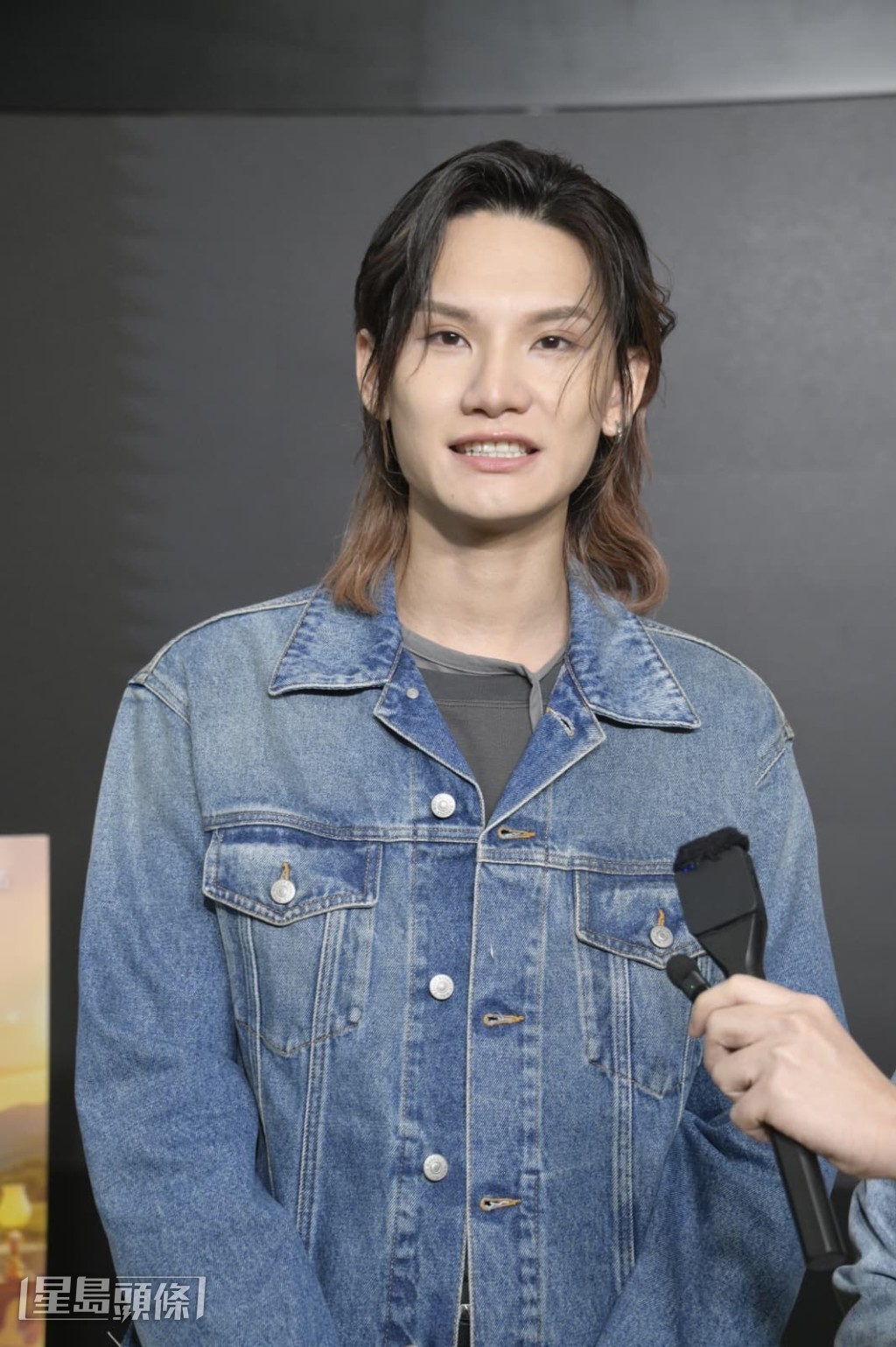 談到首次演舞台劇的最大挑戰，李駿傑笑言：「最大難題是記台詞！」