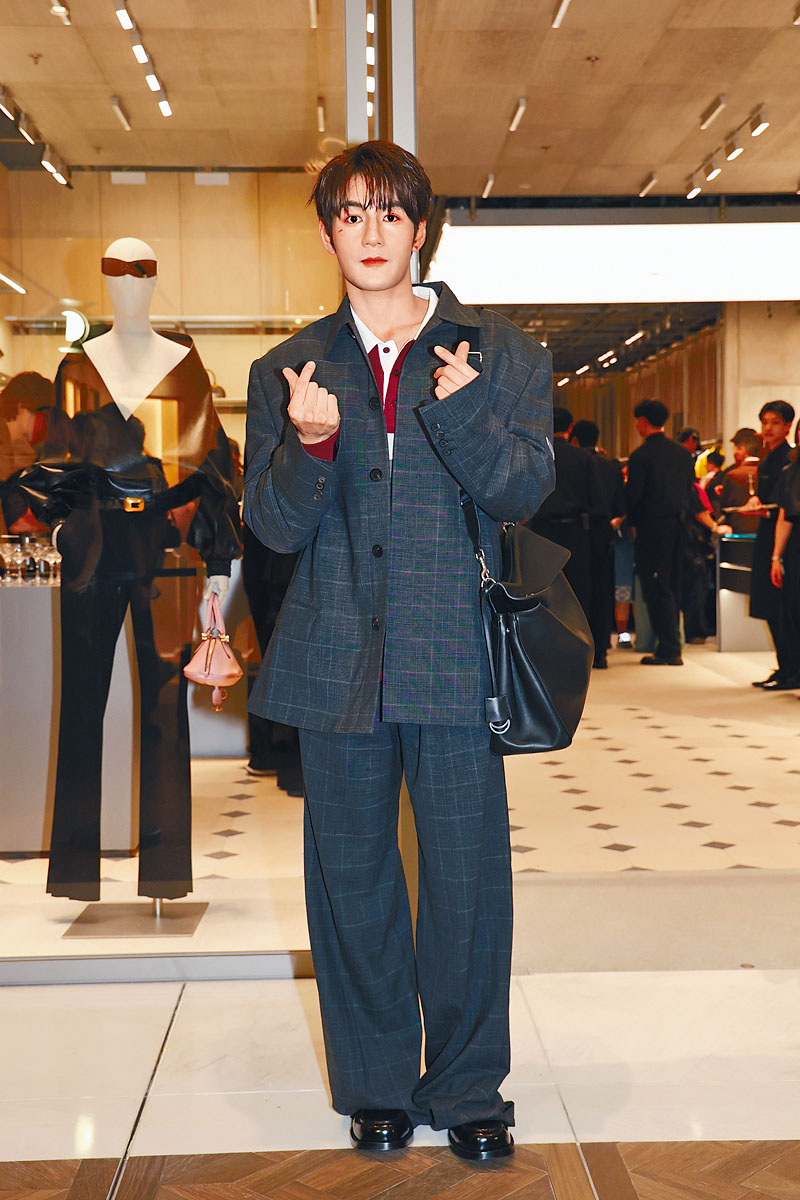 Jeffrey對於Edan主演港版《悠長假期》，直言戥佢開心。