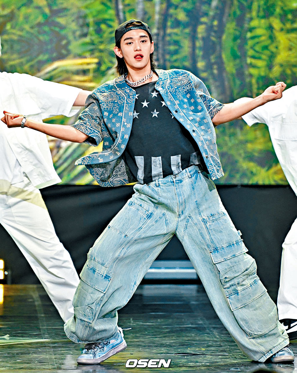 Lucas前年單飛出道，昨日約滿SM娛樂。