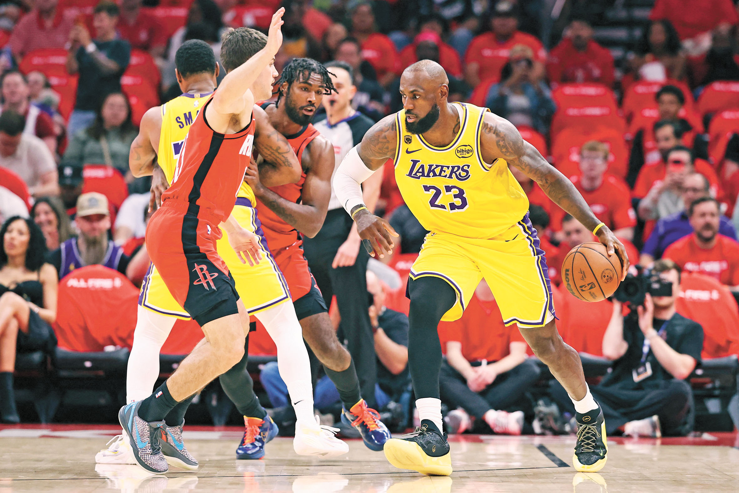 41歲詹姆斯（右）再次向所有人證明自己仍有聯盟頂級的帶隊能力。路透社