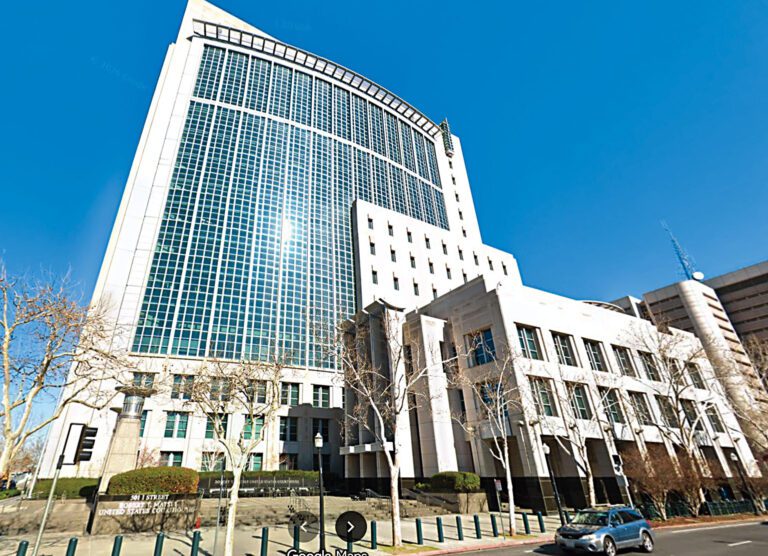 包括沙加緬度的東加州聯邦地方法院多年來面臨法官不足，造成案件積壓。谷歌街景