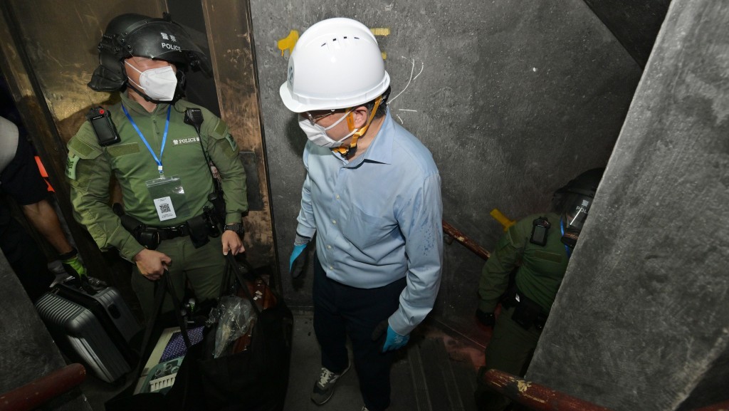 宏福苑居民獲安排上樓執拾 卓永興視察承諾滿足居民訴求