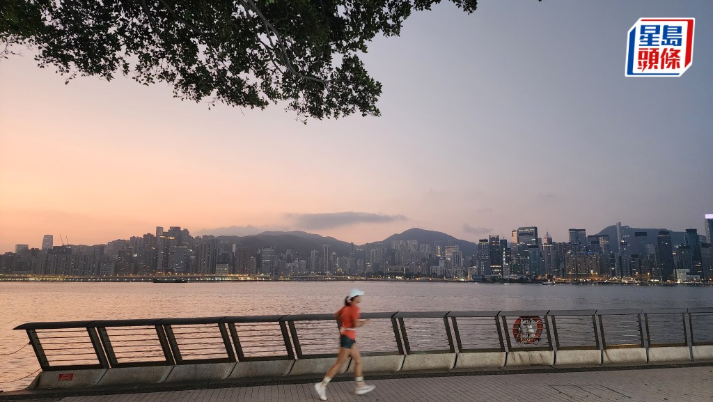 天文台預測今日部分時間有陽光 日間炎熱市區最高約28度