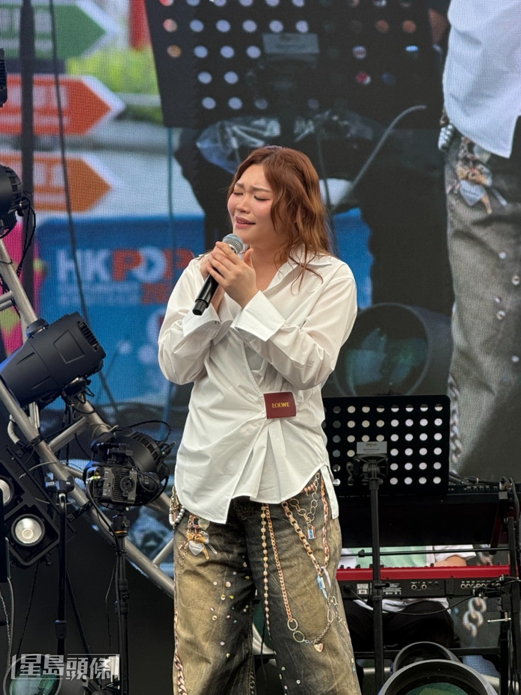 黃洛妍（Janees）在這次演出中首次公開未發表作品。