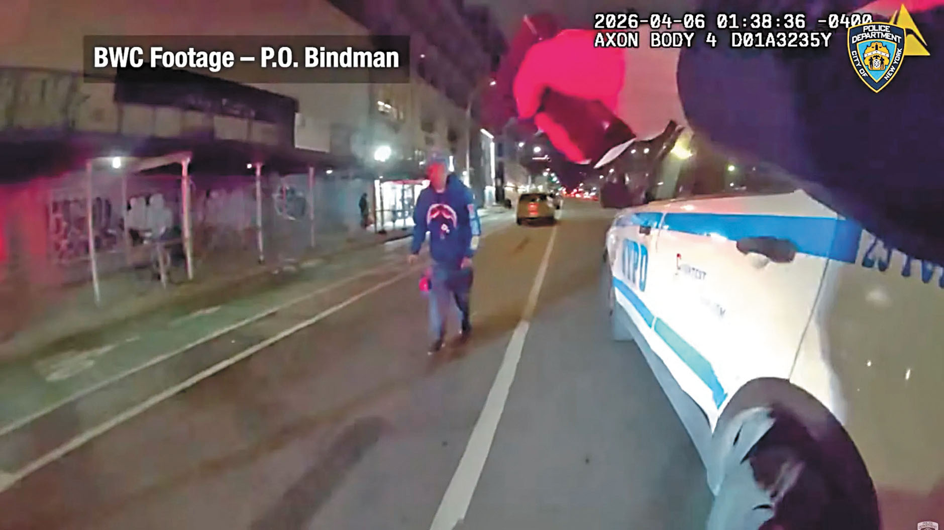 警方公布涉案警員隨身攝影機畫面。 NYPD