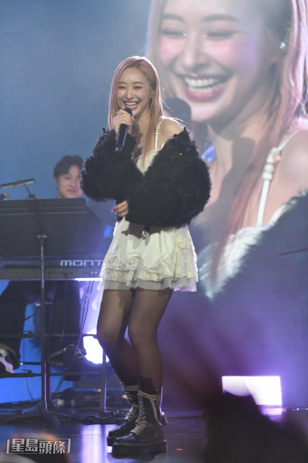 陳瀅的媽媽更特意遠道而來，坐了14小時飛機到澳門為女兒捧場。