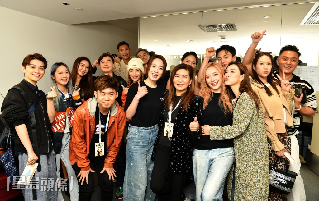 陳瀅與蔡潔人緣甚佳，一眾圈中好友專程從香港組隊前往澳門支持她們破天荒的合體演出。