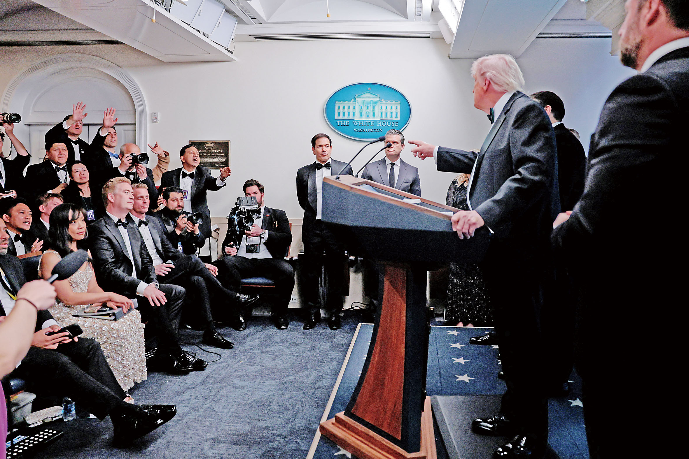 在白宮記者協會晚宴期間發生槍擊事件後，特朗普在召開記者會介紹情況。路透社