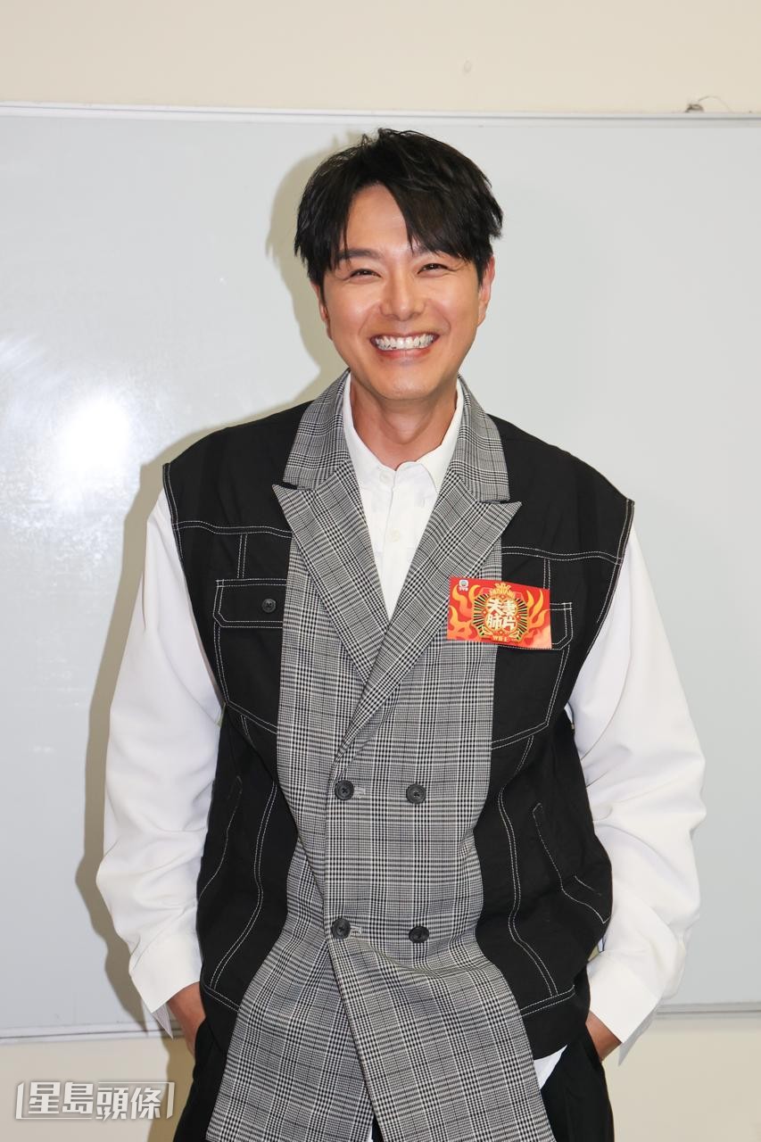 蕭正楠指太太黃翠如在外地拍節目，約兩星期後回來，他笑言這段時間能「獨霸」兒子。