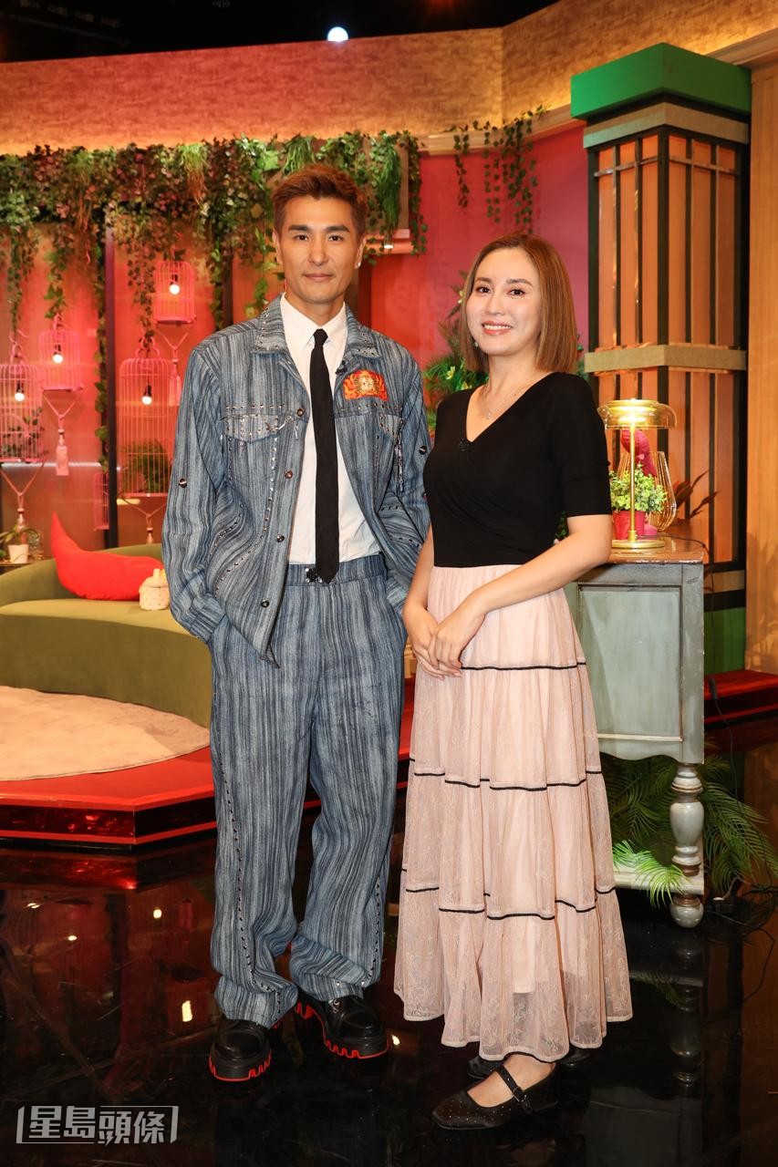 陳展鵬與雨僑在節目中交流照顧孩子的經驗。