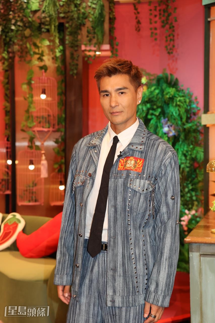 陳展鵬表示以前怕換片時表情太兇嚇到BB，所以總是笑著進行。