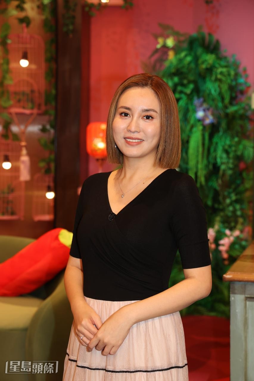 被問到丈夫會否因孩子哭鬧發脾氣，雨僑笑說很少，但指他是要求高的嚴謹爸爸。