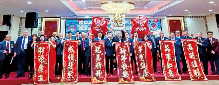 部分出席25日活動嘉賓合影。 張之銘攝