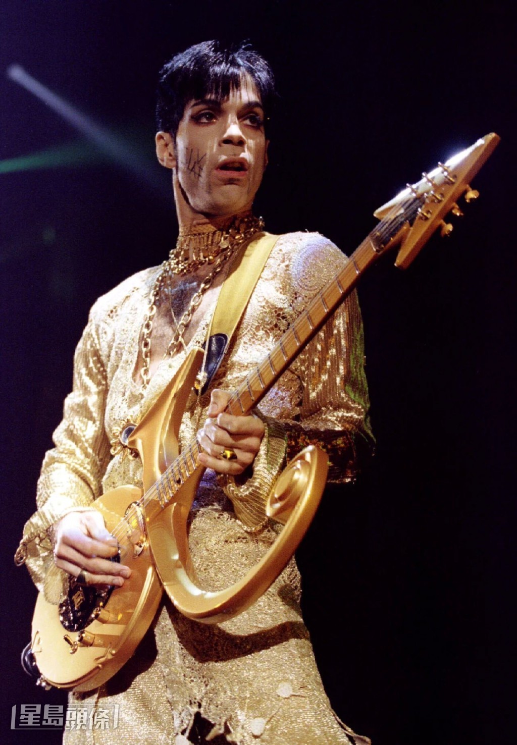 Prince的經典名曲包括《Purple Rain》等。