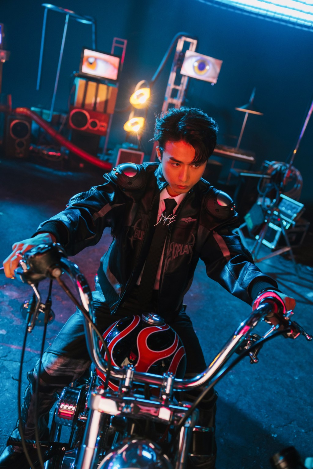 AK笑言，讓自己專注的方法就是什麼都不想，只想着出糧日。