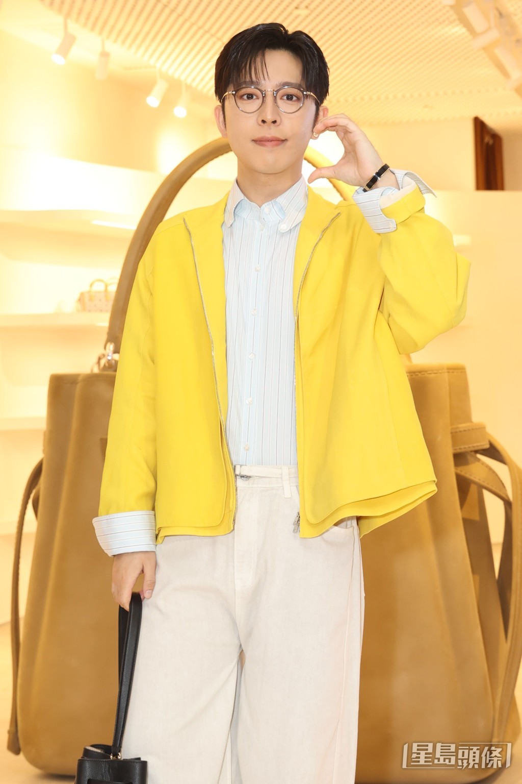 活動上，呂爵安向粉絲大派心心。