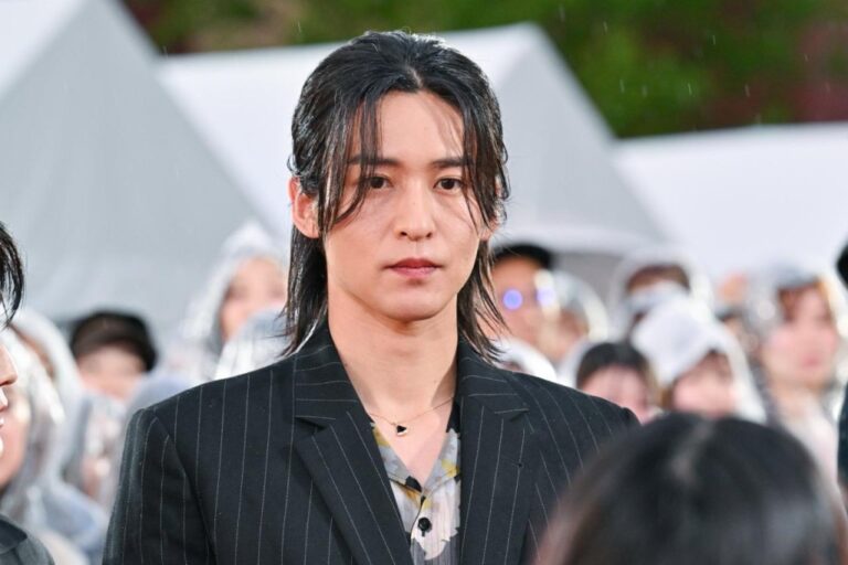 目黑蓮頂新髮型返日撐場《坂本日常》，雨中會見380粉絲