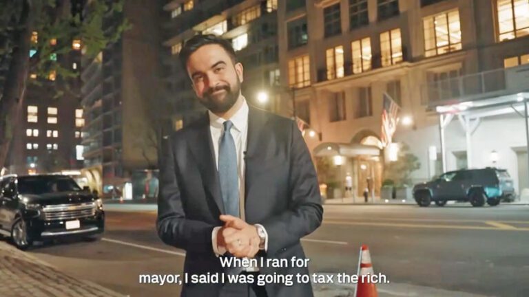 馬姆達尼早前在格里芬的豪宅前拍片宣傳豪宅稅。 NYCMayor X圖片