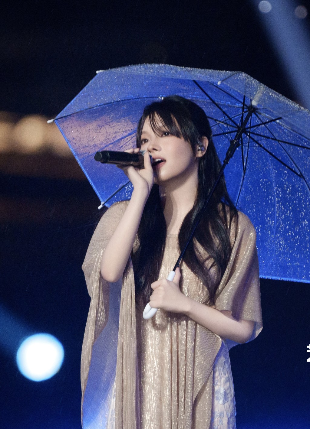 柯雨霏演唱《直覺型美學》、《沙門》、《逆光》及《月光愛人》。
