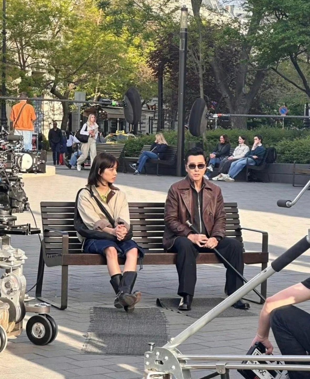 網上流出的照片顯示，在匈牙利布達佩斯，飾演Caine的甄子丹正與疑似莊達菲的演員交談。