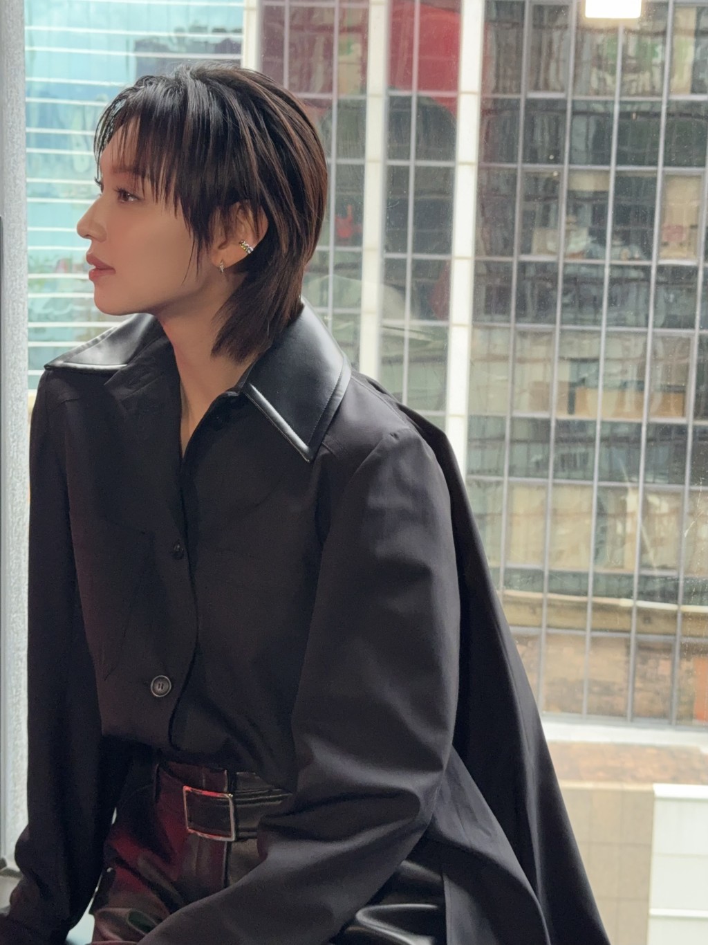 王丹妮首次正式進行武術與槍械特訓。