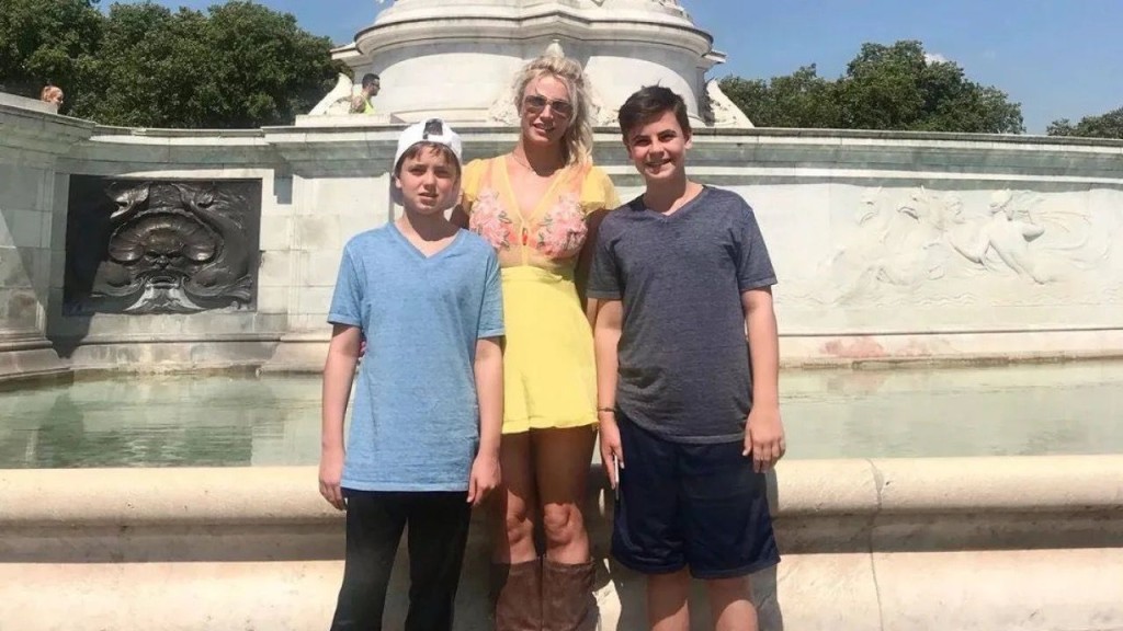 此前報道稱，Britney入住戒療所後，其兩名兒子已入住她的豪宅。