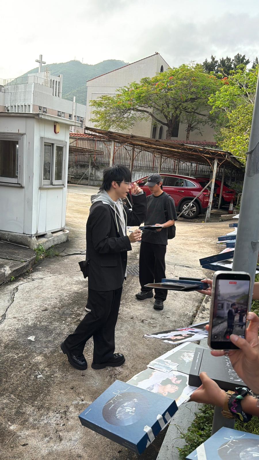 Ian 為新歌及七月演唱會進行宣傳。