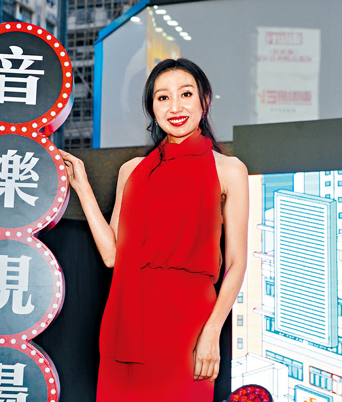 李靄璣自言主持音樂節目是重返老本行。