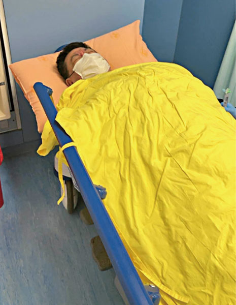 孫德榮正在醫院接受治療。網上圖片