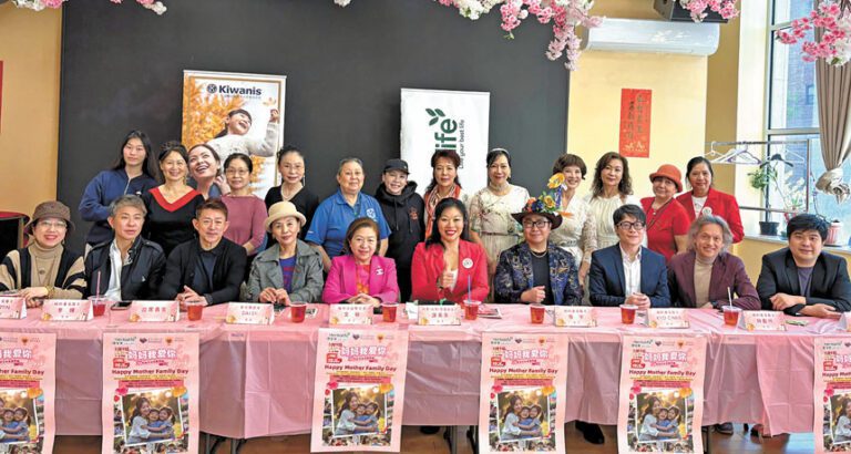 四名獲表彰者和參加嘉賓們。