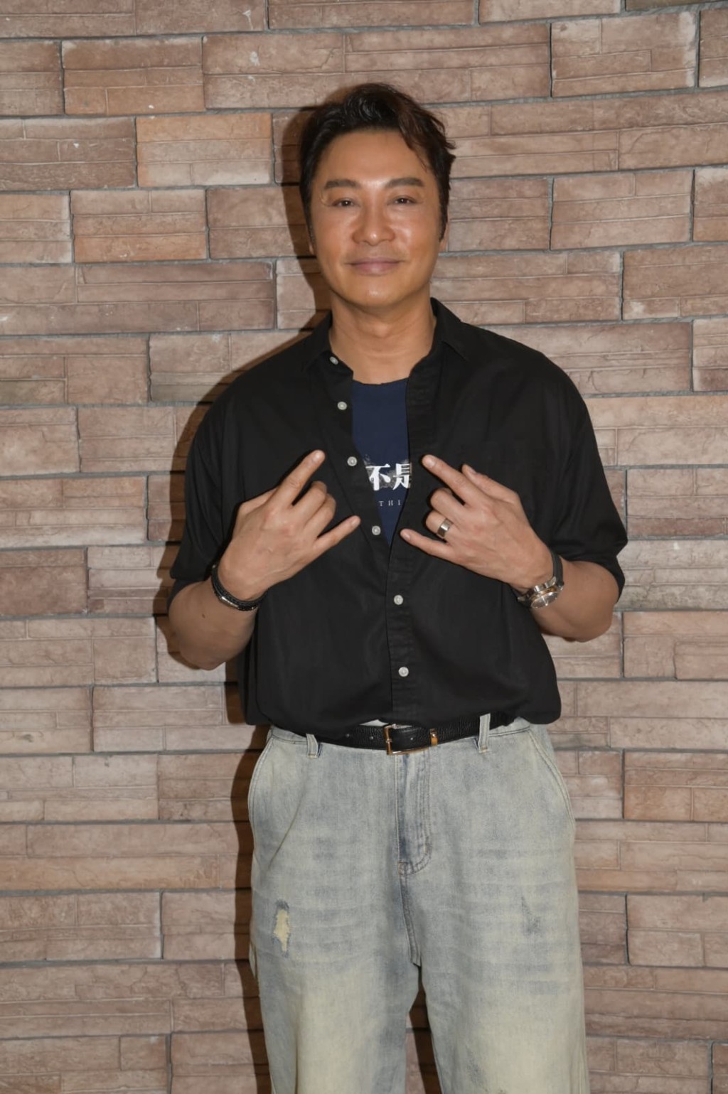 譚耀文表示，因檔期未能配合，錯過了與導演及演員們同赴意大利及新加坡影展的機會。